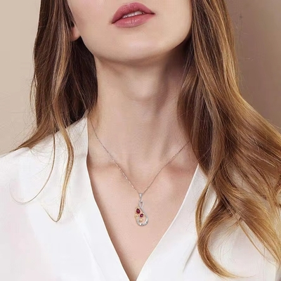 YASVITTI 925 Sterling Gümüş Klasik Ruby Rose Flower Pendant Kolye Kübik Zirkon Aşk Gravure Kolye Toptan Satış
