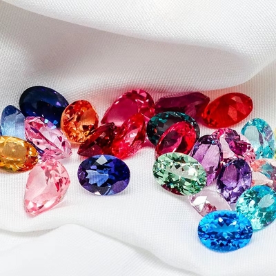 Renkli 6 * 8mm Oval Cut Laboratuvar Büyümüş Elmas 22 Çok Renkli 1.5ct Sapphire Ruby Zümrüt Sıfır Taş