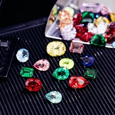 Laboratuvarda yetiştirilen Jedi Kan rengi Ruby Oval Parlak Kesim Laboratuvar tarafından oluşturulmuş Ruby