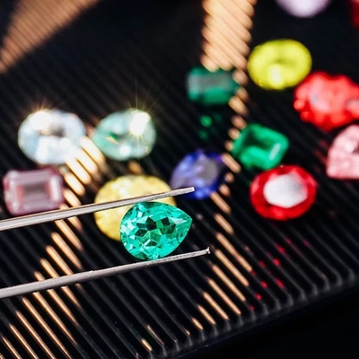 Laboratuvarda yetiştirilen Jedi Kan rengi Ruby Oval Parlak Kesim Laboratuvar tarafından oluşturulmuş Ruby