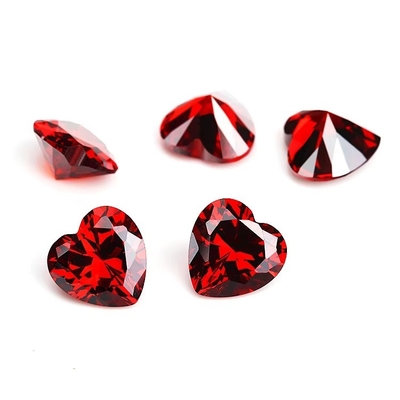 Renkler CZ Moissanite Elmas Kalp Kesim 3x3mm 4x4mm Sentetik Kübik Zirkonya