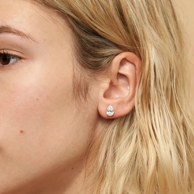 Minimalist Altın 925 Gümüş Elmas Stud Kulaklığı 925 Parlak Gümüş Kalp Stud Kulaklıkları